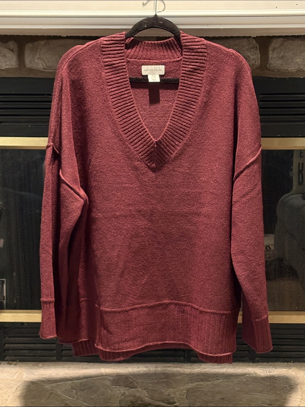 Sincerly Jules Wine V-Neck Pullover Sweater